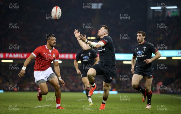 171118 - Wales v Tonga - Under Armour Series - Steff Evans of Wales gets under the ball to score a try