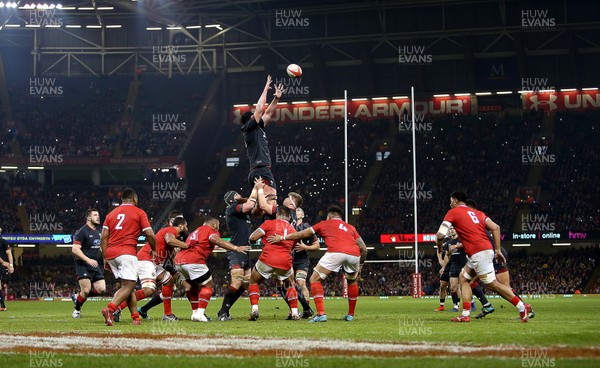 171118 - Wales v Tonga - Under Armour Series - Adam Beard of Wales wins the line out