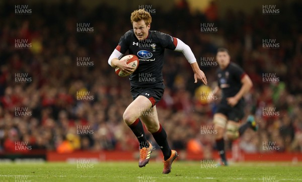 171118 - Wales v Tonga - Under Armour Series - Rhys Patchell of Wales runs in to score a try