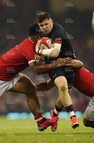 171118 - Wales v Tonga, Under Armour Series 2018 - Steff Evans of Wales is tackled