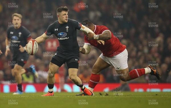 171118 - Wales v Tonga, Under Armour Series 2018 - Steff Evans of Wales offloads as he is tackled