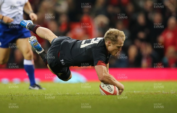 171118 - Wales v Tonga, Under Armour Series 2018 - Aled Davies of Wales dives in to score try