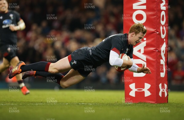 171118 - Wales v Tonga, Under Armour Series 2018 - Rhys Patchell of Wales dives in to score try