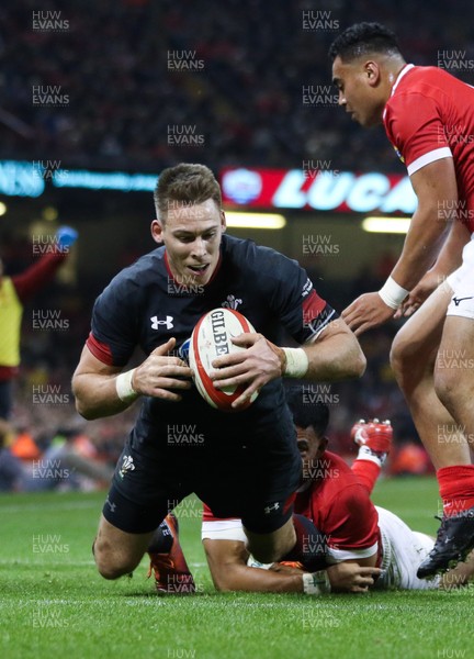 171118 - Wales v Tonga, Under Armour Series 2018 - Liam Williams of Wales powers over to score try