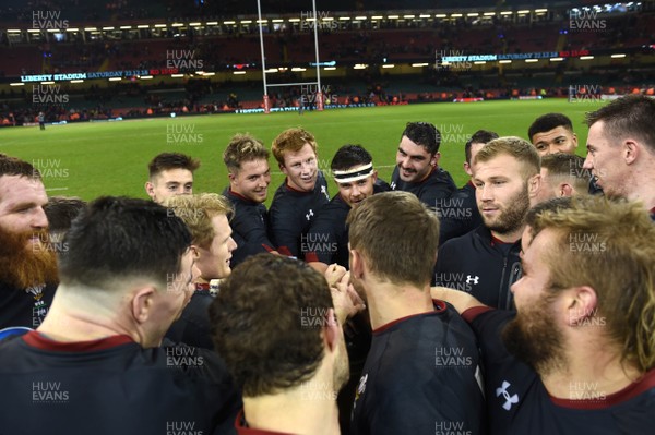 171118 - Wales v Tonga - Under Armour Series - Ellis Jenkins of Wales talks to his team mates during a huddle