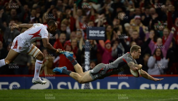 221113 - Wales Tonga - Dove Men Series -Owen Williams of Wales scores try