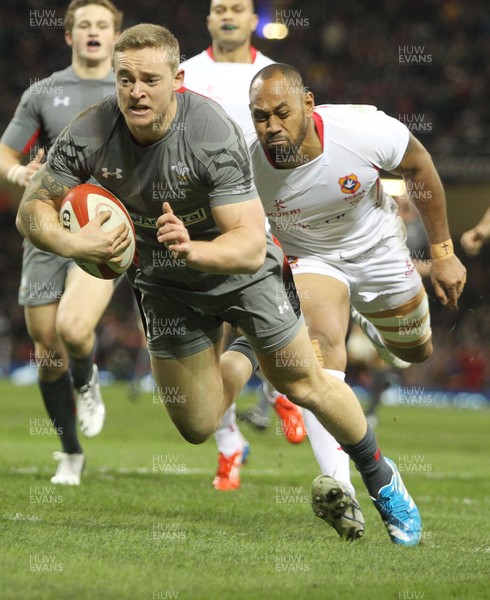 221113 - Wales v Tonga - Dove Men Series 2013 - Owen Williams of Wales scores the first try