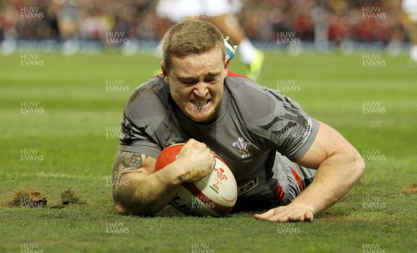 221113 - Wales v Tonga - Dove Men Series 2013 - Owen Williams of Wales scores the first try