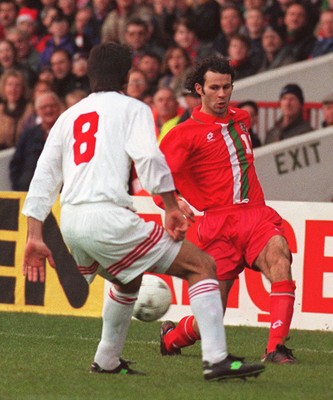 141296 - Wales v Turkey - Ryan Giggs of Wales takes on Ogun Temizkanogiu