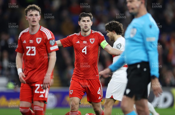 211123 - Wales v Turkey - UEFA Euro 2024 Qualifier - Ben Davies of Wales looks towards the referee for answers