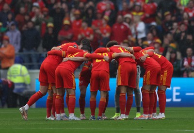 050622 -  Wales v Ukraine, World Cup Qualifying Play Off Final - The Wales team huddle up just before kick off