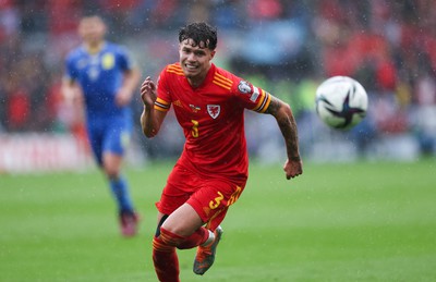 050622 -  Wales v Ukraine, World Cup Qualifying Play Off Final - Neco Williams of Wales in action during the match