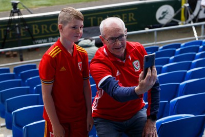 050622 -  Wales v Ukraine, World Cup Qualifying Play Off Final - Wales fans take a selfie before the match