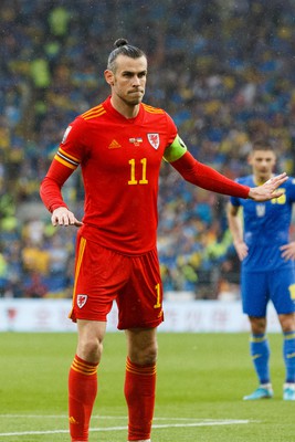 050622 -  Wales v Ukraine, World Cup Qualifying Play Off Final - Gareth Bale of Wales calls for calm