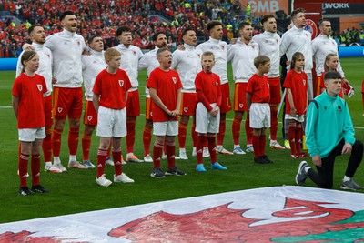 050622 -  Wales v Ukraine, World Cup Qualifying Play Off Final - Wales team sings the national anthem