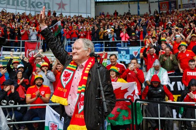 050622 -  Wales v Ukraine, World Cup Qualifying Play Off Final - Dafydd Iwan waits to sing Yma o Hyd