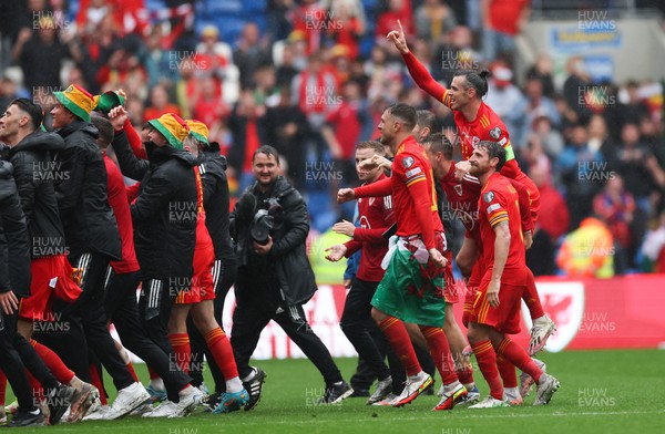 050622 -  Wales v Ukraine, World Cup Qualifying Play Off Final - Wales players celebrate as Wales reach the World Cup Finals