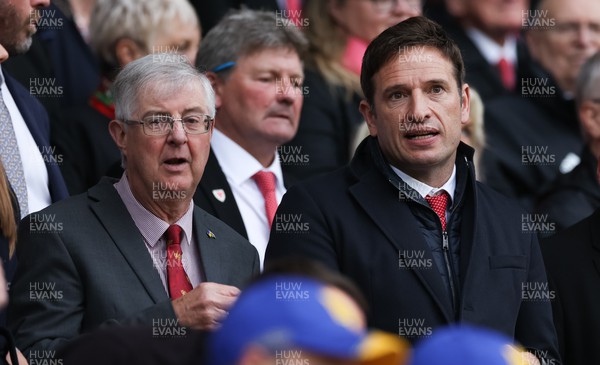 050622 -  Wales v Ukraine, World Cup Qualifying Play Off Final - Rt Hon Mark Drakeford MS, First Minister of Wales, left with Football Association of Wales (FAW) chief executive Noel Mooney ahead of the match