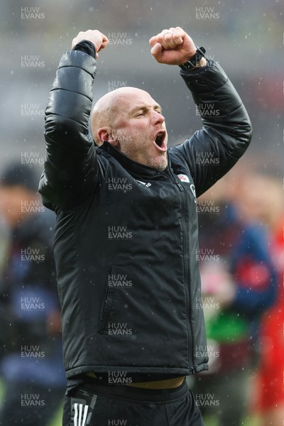 050622 -  Wales v Ukraine, World Cup Qualifying Play Off Final - Wales head coach Rob Page celebrates after the final whistle