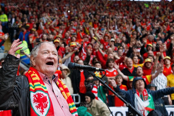 050622 -  Wales v Ukraine, World Cup Qualifying Play Off Final - Dafydd Iwan sings Yma o Hyd