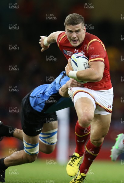 200915 - Wales v Uruguay, Rugby World Cup 2015 - Scott Williams of Wales charges forward