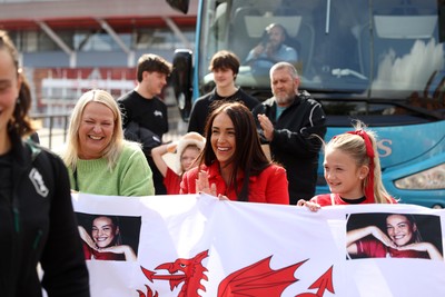 260926 - Wales Women v USA Women - Vodafone Wales WXV Series - Fans welcome the team to the stadium