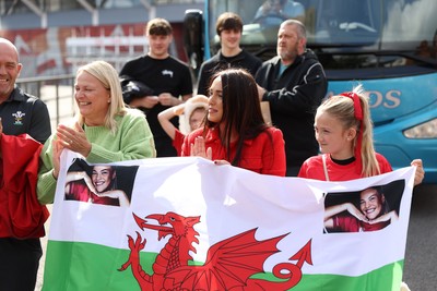 260926 - Wales Women v USA Women - Vodafone Wales WXV Series - Fans welcome the team to the stadium
