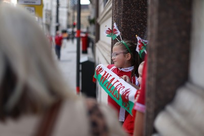 260926 - Wales Women v USA Women - Vodafone Wales WXV Series - Fans welcome the team to the stadium