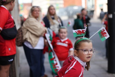 260926 - Wales Women v USA Women - Vodafone Wales WXV Series - Fans welcome the team to the stadium