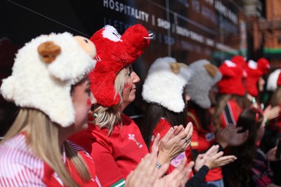 260926 - Wales Women v USA Women - Vodafone Wales WXV Series - Fans welcome the team to the stadium
