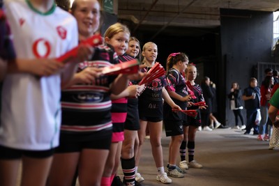 260926 - Wales Women v USA Women - Vodafone Wales WXV Series - Fans welcome the team to the stadium
