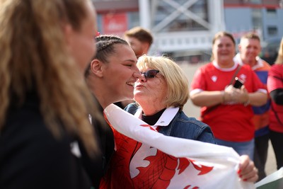 260926 - Wales Women v USA Women - Vodafone Wales WXV Series - Wales fans