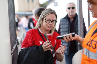 260926 - Wales Women v USA Women - Vodafone Wales WXV Series - Wales fans