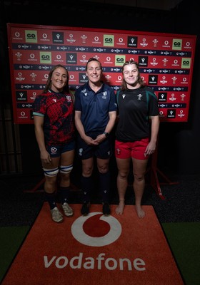 260926 Wales v USA, Vodafone Wales WXV Series - USA co-captain Georgie Perris-Redding, referee Amber McLachlan, and Wales co-captain Kate Williams at the coin toss