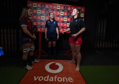 260926 Wales v USA, Vodafone Wales WXV Series - USA co-captain Georgie Perris-Redding, referee Amber McLachlan, and Wales co-captain Kate Williams at the coin toss