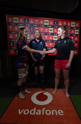 260926 Wales v USA, Vodafone Wales WXV Series - USA co-captain Georgie Perris-Redding, referee Amber McLachlan, and Wales co-captain Kate Williams at the coin toss