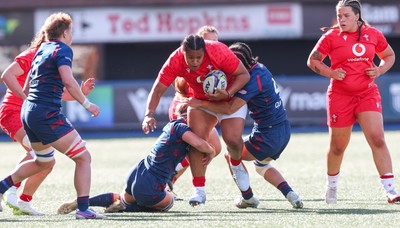 260926 Wales v USA, Vodafone Wales WXV Series - Sisilia Tuipulotu of Wales charges forward