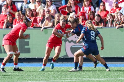 260926 Wales v USA, Vodafone Wales WXV Series - Amy Williams of Wales looks to attack