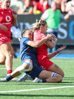 260926 Wales v USA, Vodafone Wales WXV Series - Keira Bevan of Wales races in to score try