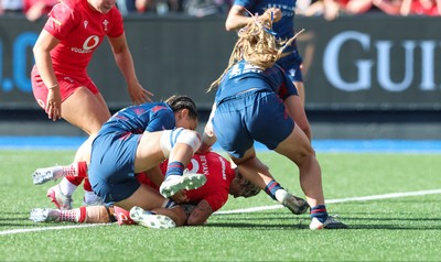 260926 Wales v USA, Vodafone Wales WXV Series - Keira Bevan of Wales races in to score try