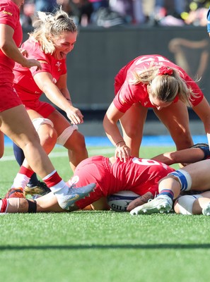 260926 Wales v USA, Vodafone Wales WXV Series - Keira Bevan of Wales races in to score try