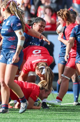 260926 Wales v USA, Vodafone Wales WXV Series - Kelsey Jones of Wales powers over to score try