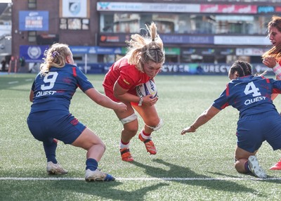 260926 Wales v USA, Vodafone Wales WXV Series - Alex Callender of Wales powers over to score try