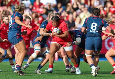 260926 Wales v USA, Vodafone Wales WXV Series - Sisilia Tuipulotu of Wales charges forward