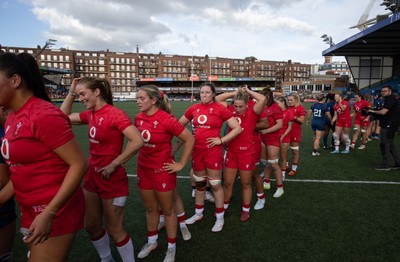 260926 Wales v USA, Vodafone Wales WXV Series - Players shake hands at the end of the match