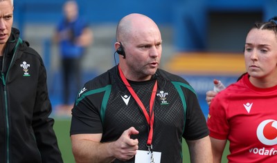 260926 Wales v USA, Vodafone Wales WXV Series - Sean Lynn, Wales head coach speaks to the team at the end of the match