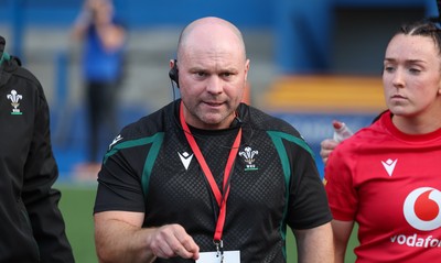 260926 Wales v USA, Vodafone Wales WXV Series - Sean Lynn, Wales head coach speaks to the team at the end of the match