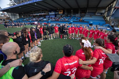 260926 Wales v USA, Vodafone Wales WXV Series - Wales players huddle up at the end of the match