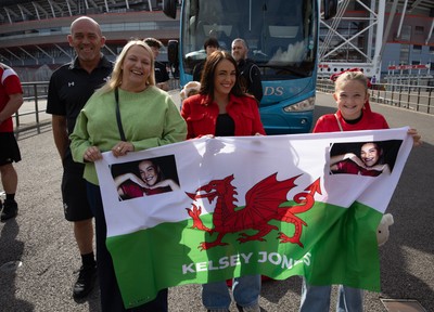 260926 Wales v USA, Vodafone Wales WXV Series - Wales fans greet the players as the walk from the hotel to the stadium