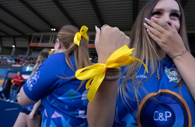 260926 Wales v USA, Vodafone Wales WXV Series - The guard of honour wearing yellow ribbons 